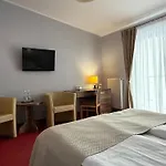 Hotel Luzino فندق 2*