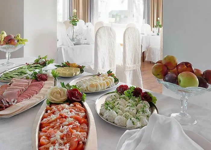 Hotel Luzino Отель 2*